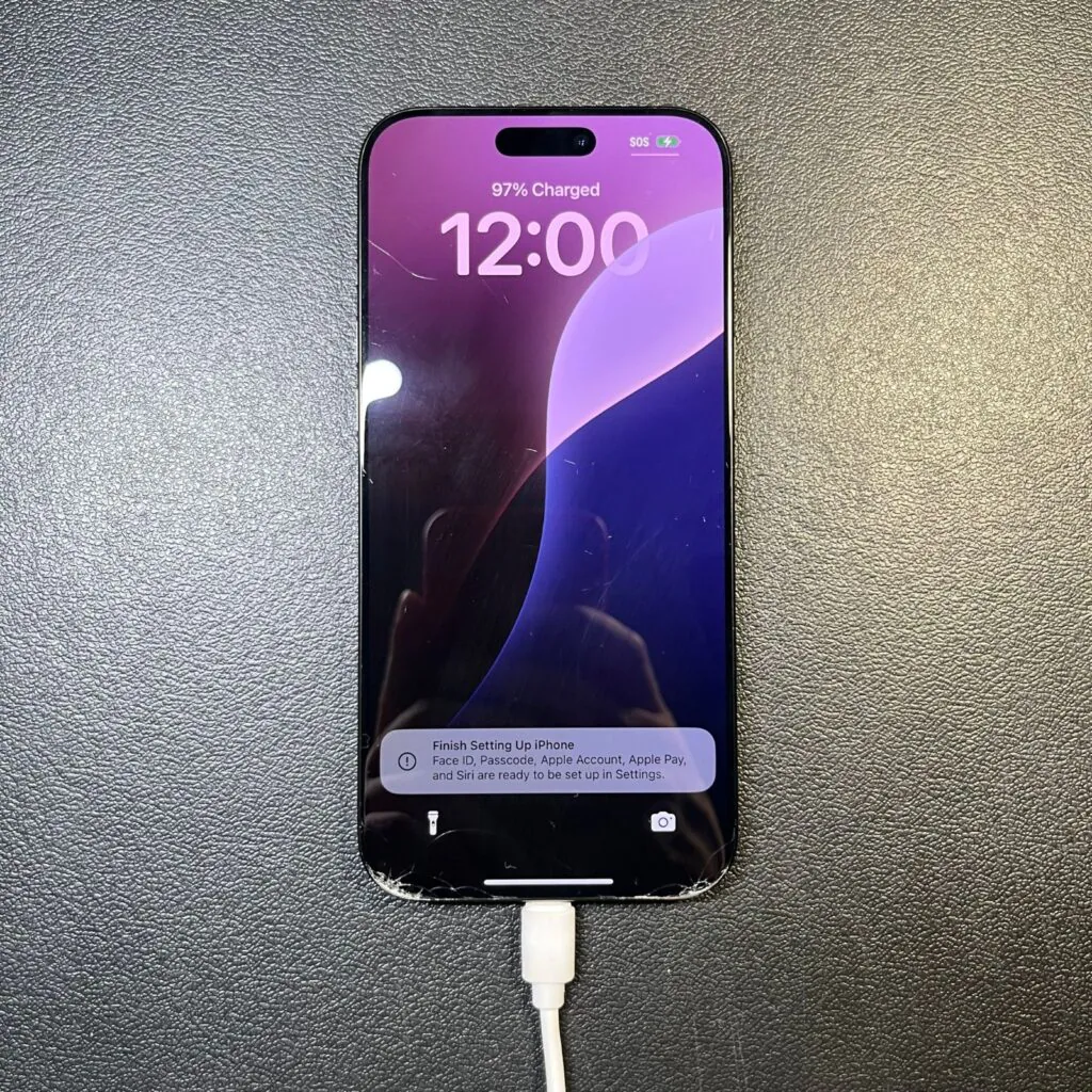 iPhone 16 Pro Max 256 GB Black Titanium(Unlocked) – 96%🔋- Cracked Front – AS IS