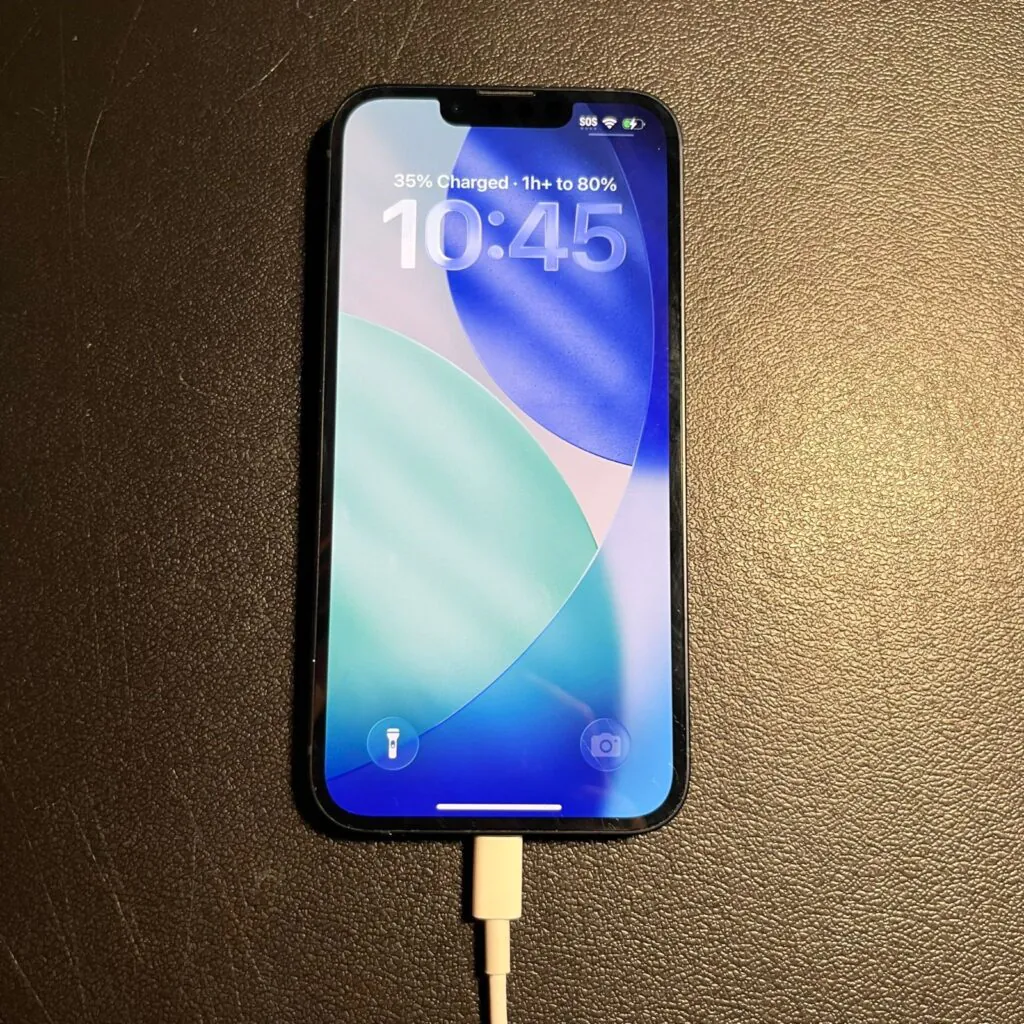 Apple iPhone 13 – 256 GB – Midnight (Unlocked) – 75%🔋- Scratches – AS IS