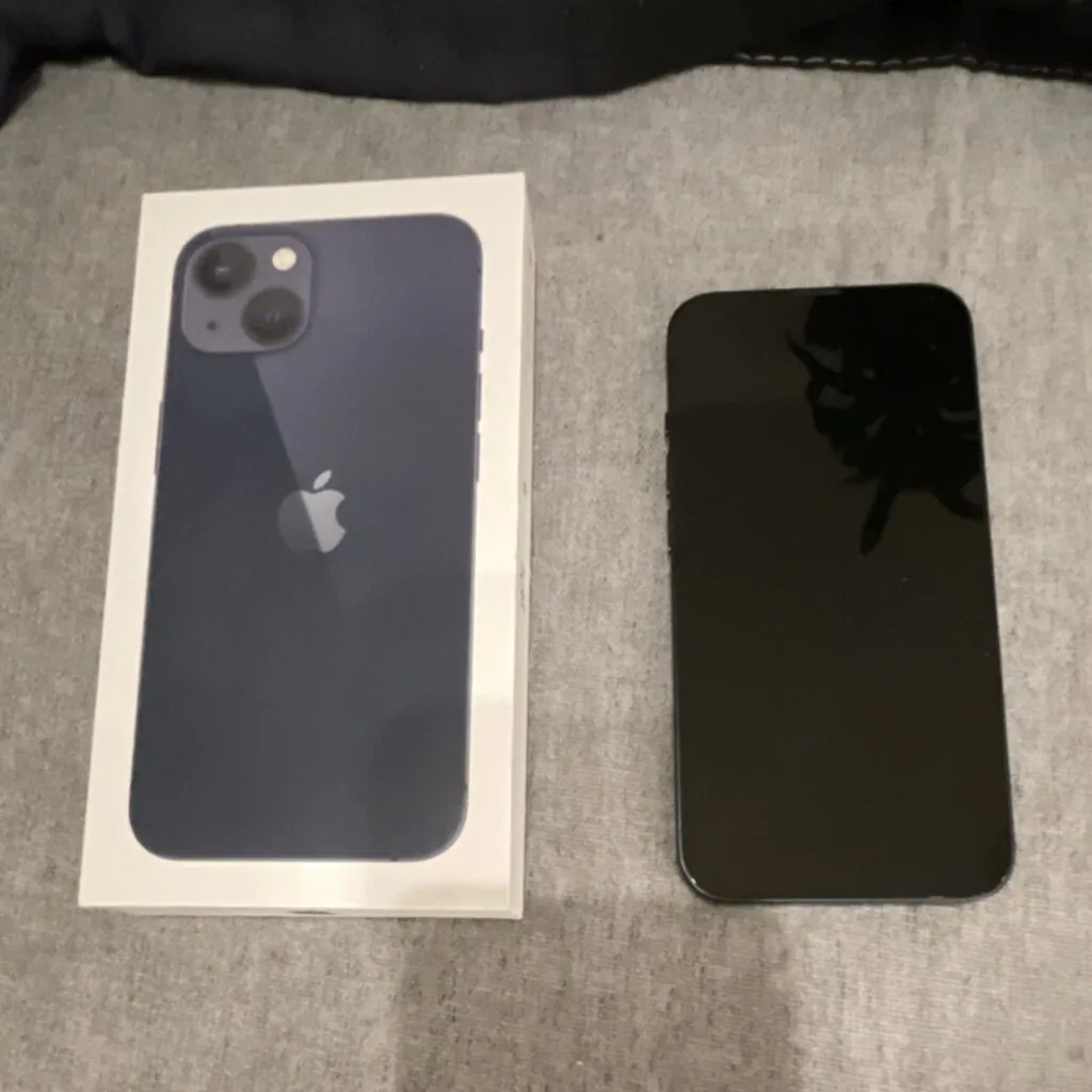 Straight Talk / Total Wireless Black iPhone 13 | 128 GB