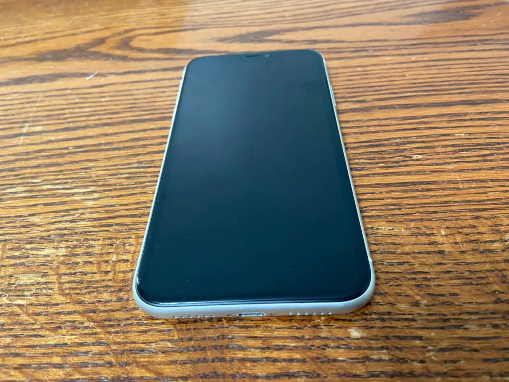 Apple iPhone 11 (A2111) 128GB (Unlocked) White Smartphone.  Excellent Condition.