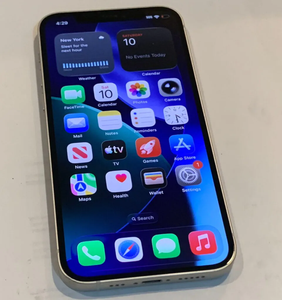 Unlocked Apple iPhone 12 – 128GB White – 82% Batt