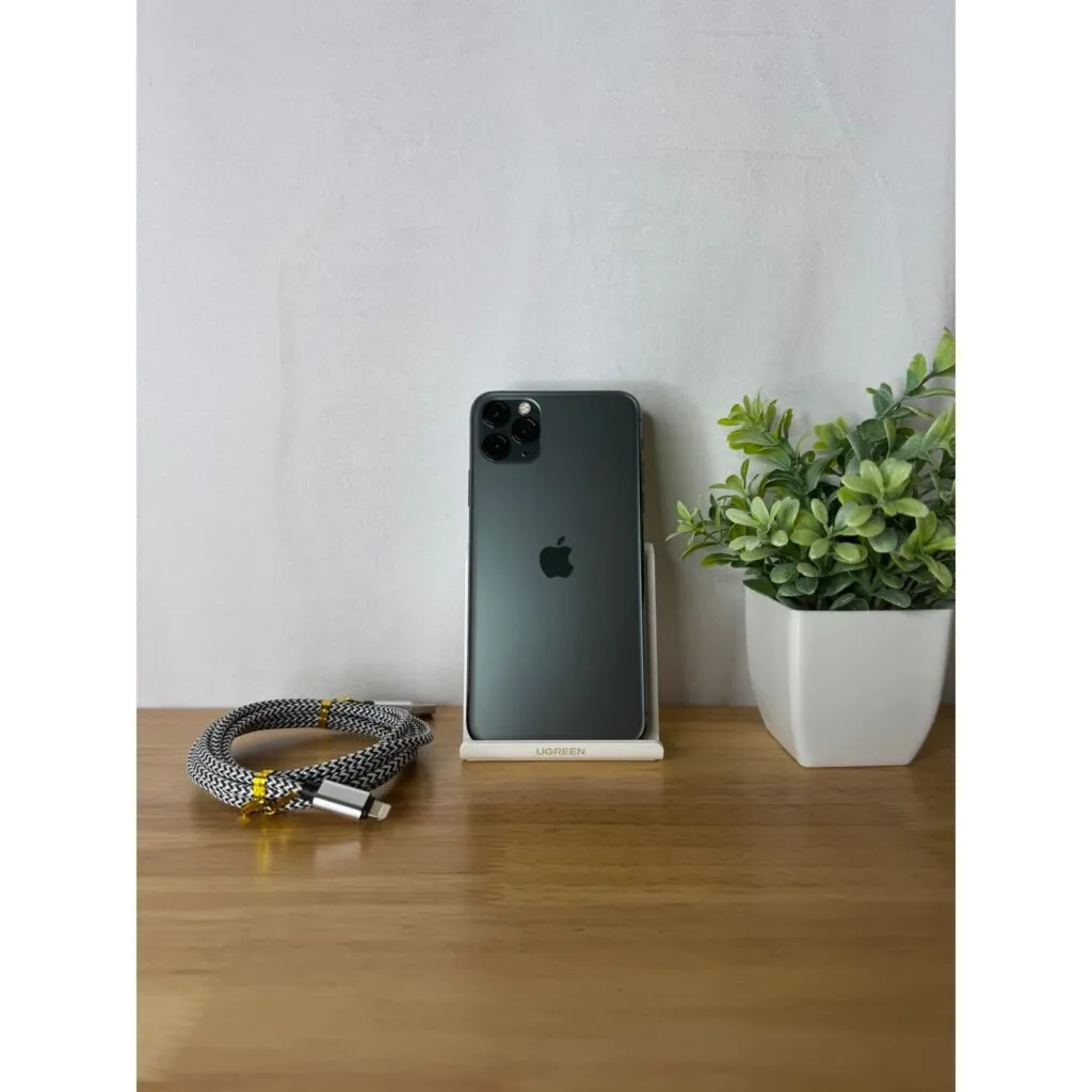 Apple iPhone 11 Pro Max 256GB Midnight Green – Fully Unlocked – Fair Condition