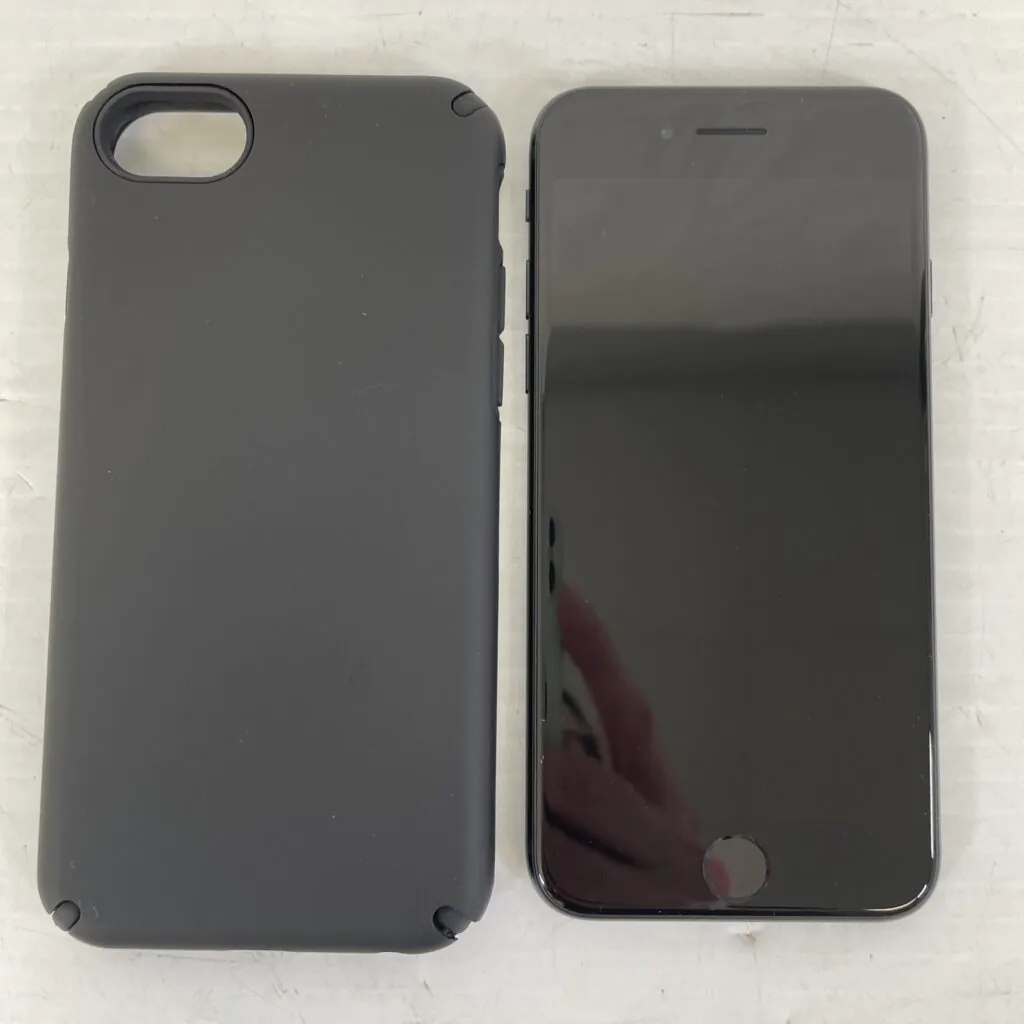 Apple iPhone SE (3rd Gen) A2595 Unlocked 64GB Midnight Excellent Condition