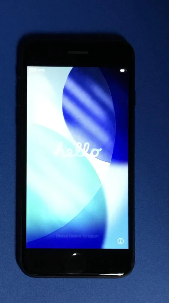 Apple iPhone SE 2nd Gen 64GB A2275 Black Unlocked iOS 26.1 – Good Condition