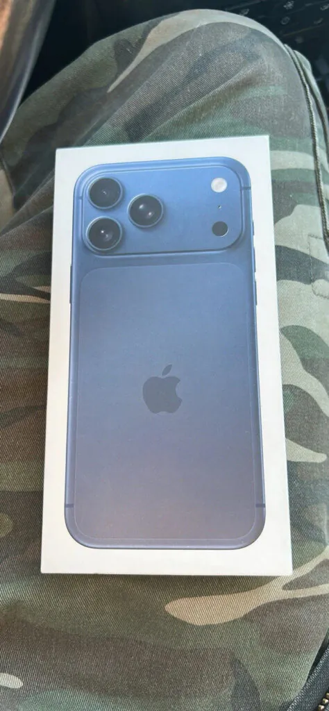 iPhone 17 Pro Max 256GB Deep Blue, Factory Unlocked Sealed