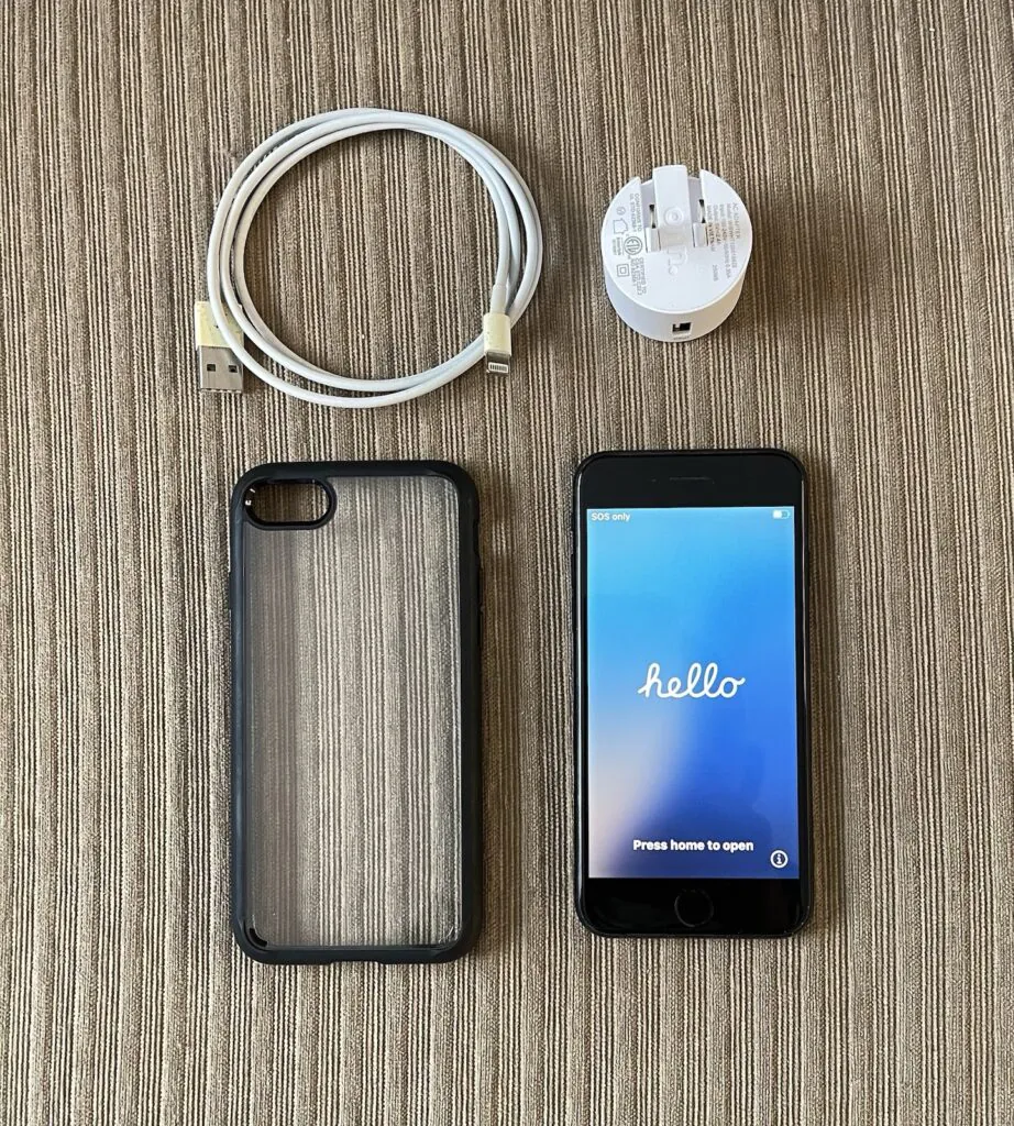 2022 Apple iPhone SE 3rd GEN MMX53LL/A 64GB IOS 18.6.2 Midnight UNLOCKED *CLEAN