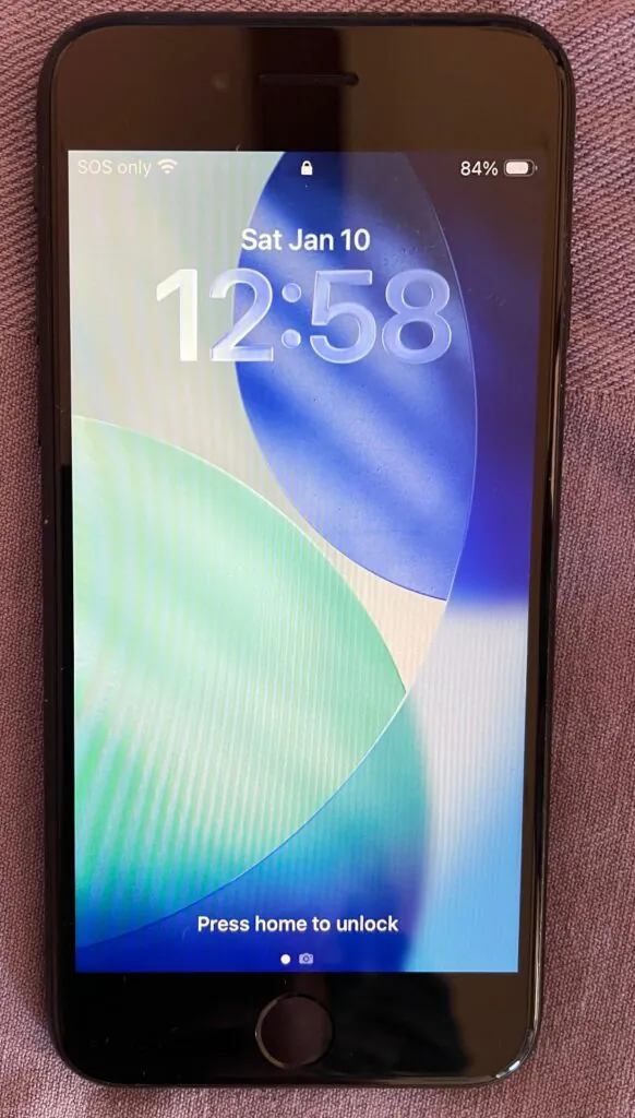 Used Apple iPhone SE (2020) – MHFC3LL/A – 128 GB – Black (Unlocked)