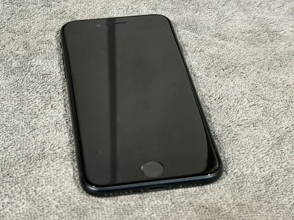 Apple iPhone SE (3rd Generation, 2022) Midnight, A2595, 5G, 64GB, Unlocked