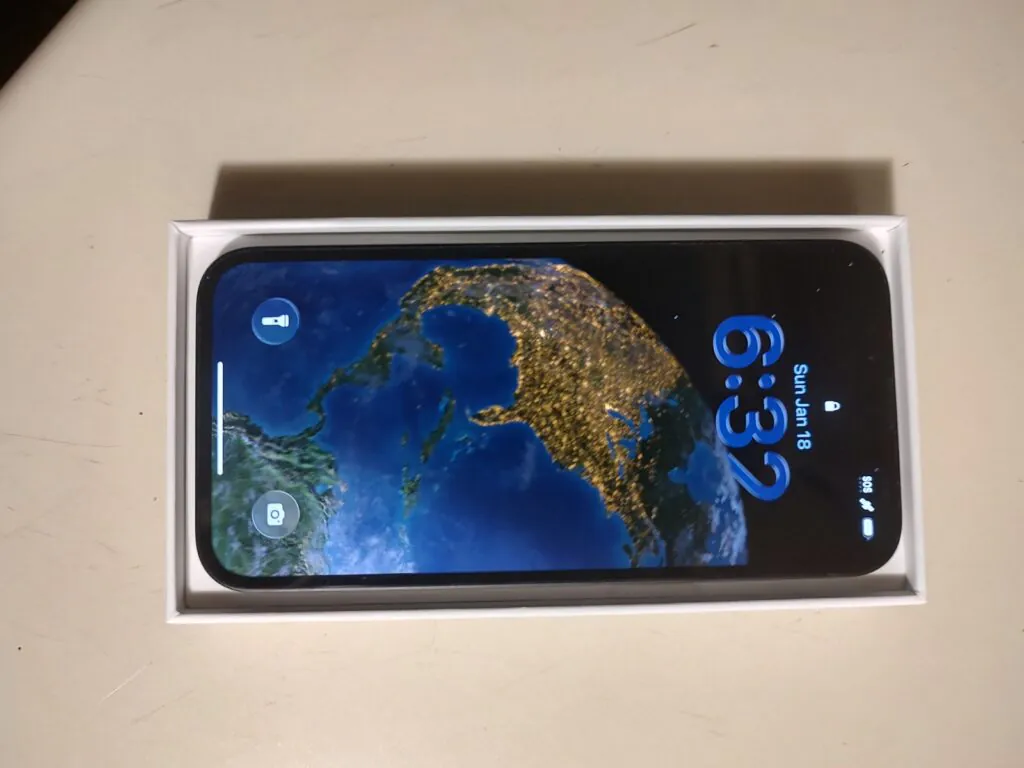 Apple iPhone 16e 128GB AT&T