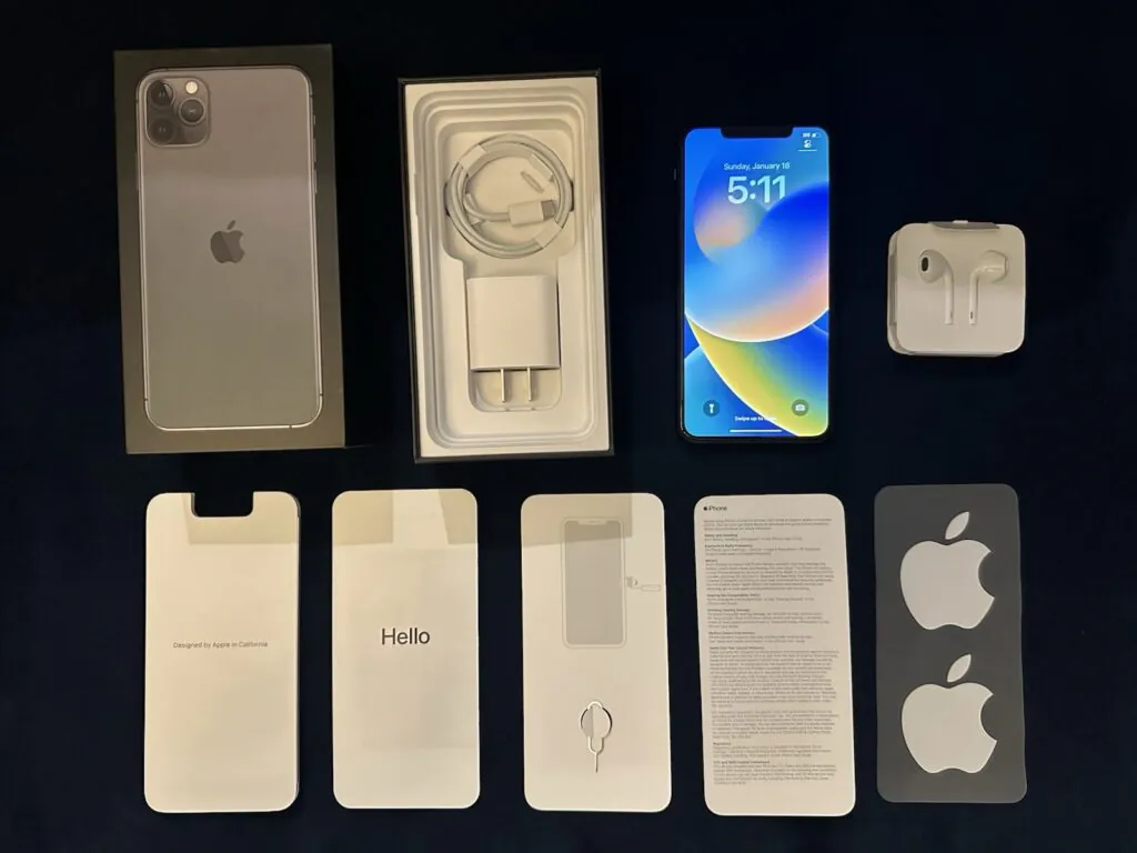 Apple iPhone 11 Pro Max 512GB Unlocked Space Gray MINT Condition Bundle iOS 16.2