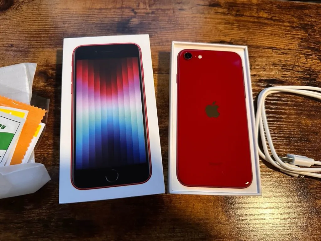 Apple iPhone SE 2022 Product Red – Unlocked – READ