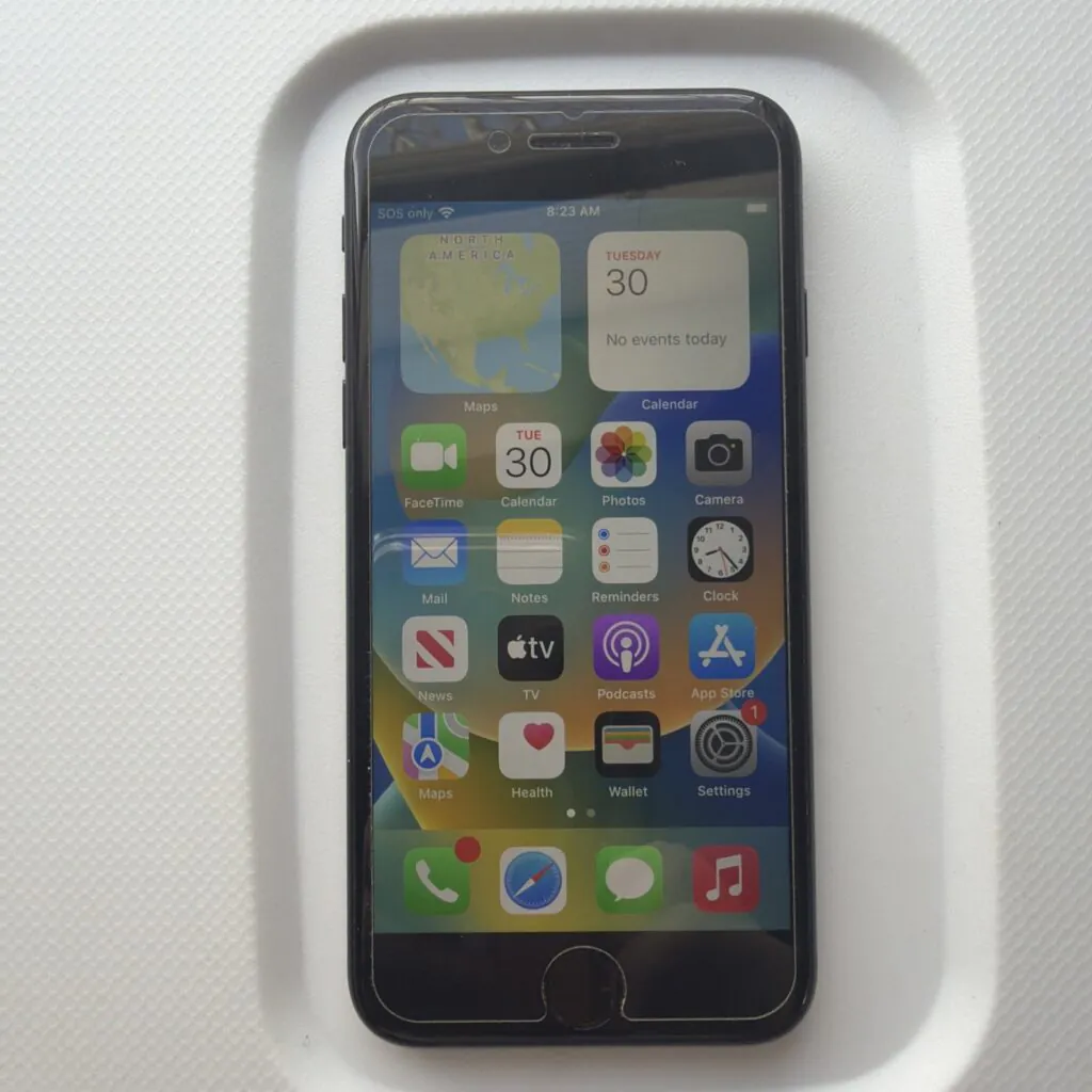 Apple iPhone SE (2020) – 64 GB – Black (Unlocked)