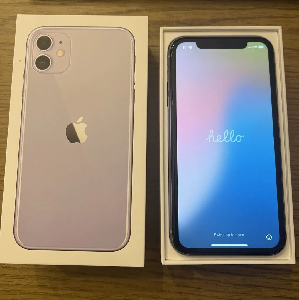 Apple iPhone 11 64GB Purple Excellent Condition With New Apple Charging Wire