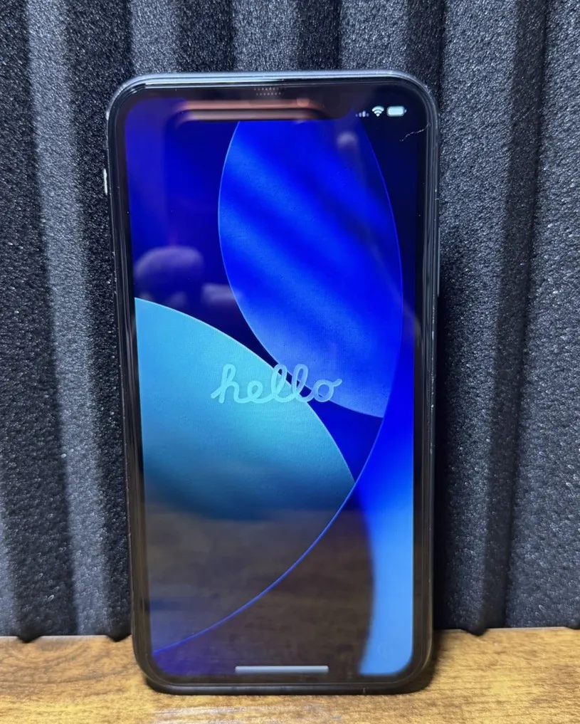 Apple IPhone 11 A2111 64GB Unlocked Verizon, AT&T, T-Mobile (READ)