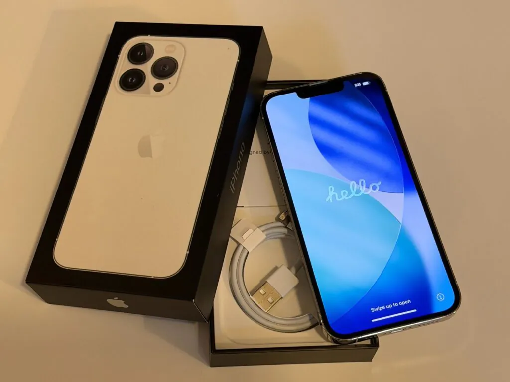 Apple iPhone 13 Pro 128GB Unlocked with Original Box – Excellent Condition