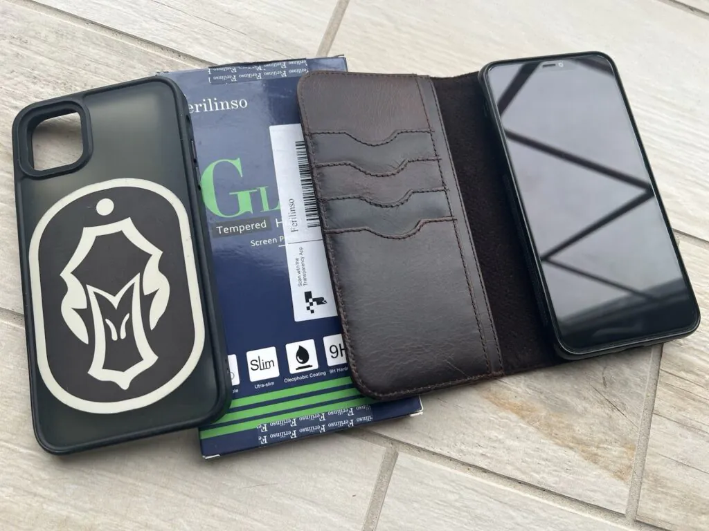 Unlocked Apple iPhone 11 Pro Max 256 GB Space Gray ~ Works But Needs Digitizer