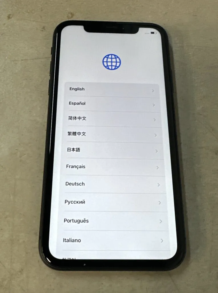 Apple iPhone 11  (Unlocked)-64GB **** G