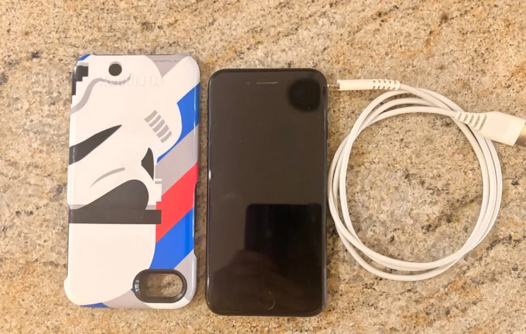 Apple iPhone SE – 64 GB – Black (Unlocked) EUC