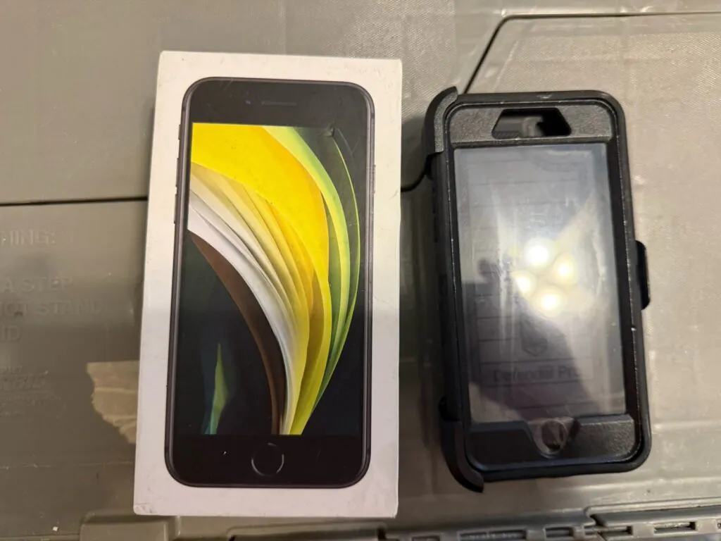 Apple iPhone SE (64 GB) Black, Unlocked, 2nd Generation