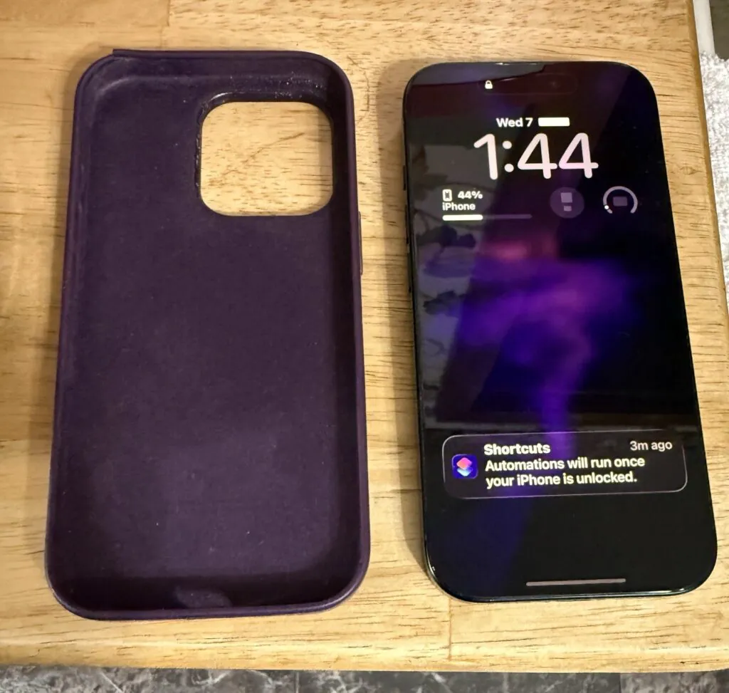 Pre-Owned Apple iPhone 16 Pro, Black Titanium, 256 GB.