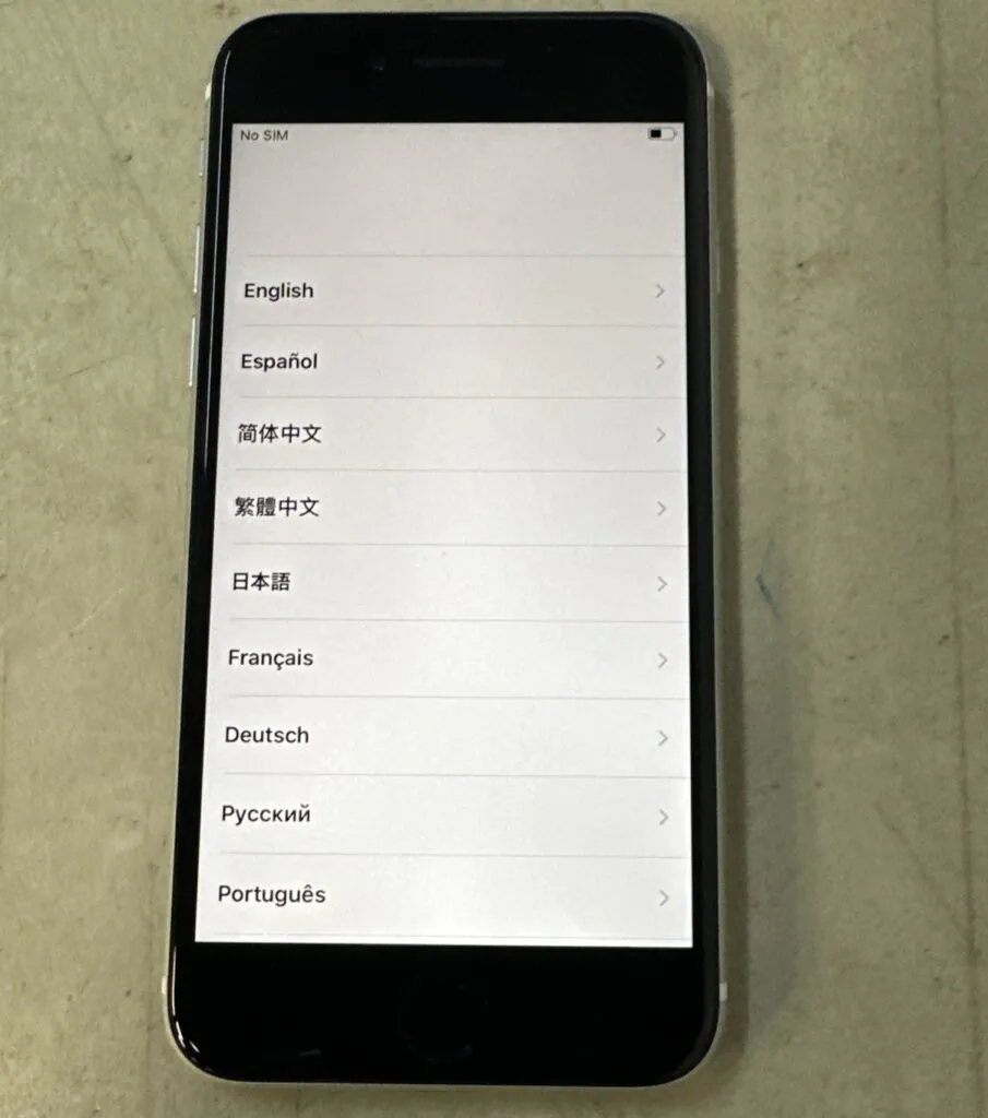 iPhone SE 2020 2nd Gen 64GB  (Unlocked)**white *G