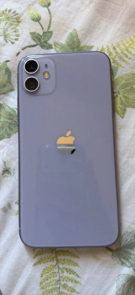 iPhone 11 (Purple)