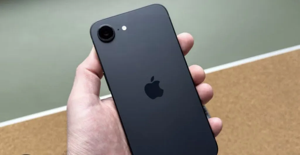 Apple iPhone SE (2022) Black Bar Smartphone 12MP Camera Resol