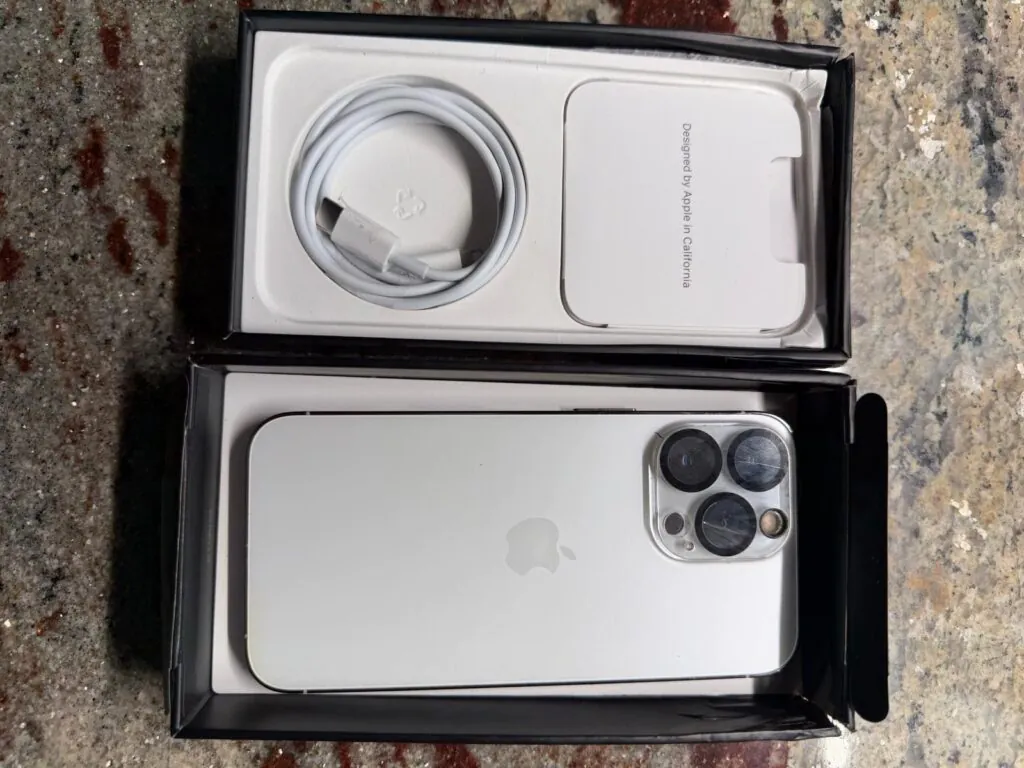 Apple IPhone 13 Pro – 128 GB – Silver (Unlocked)  Great condition