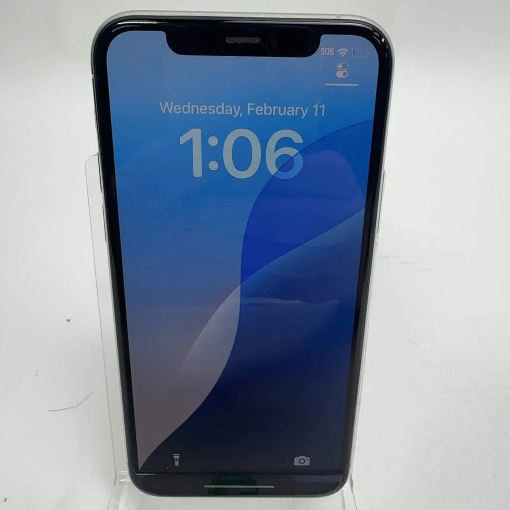 Unlocked Apple iPhone 11 Pro 64GB 18.6.2 Silver MW9D2LL/A