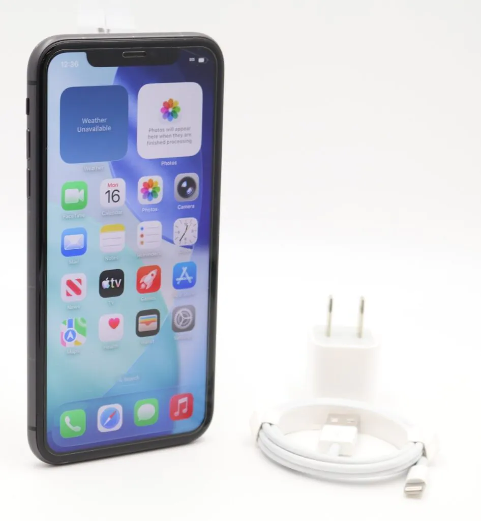 Apple iPhone 11 64GB  TRACFONE LOCKED 6.1″ Smartphone