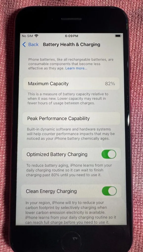 Apple iPhone SE (2020) – 64 GB – (PRODUCT)RED (Unlocked)