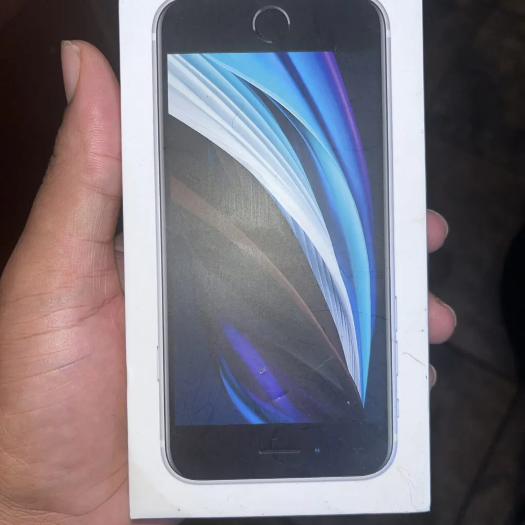 Apple iPhone SE (2nd generation) – 64GB – White (Unlocked) MHGF3LL/A