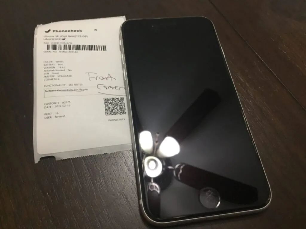 iPhone SE (2020) – 128 GB – White (Unlocked) Smartphone READ #330