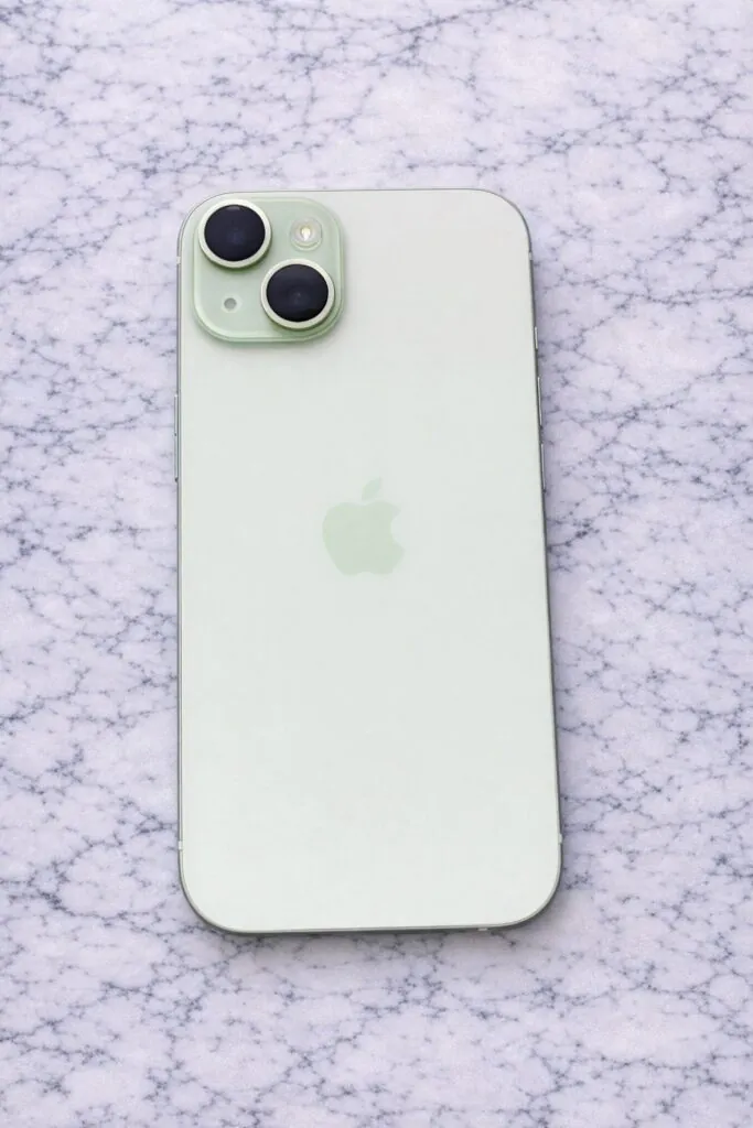 Apple iPhone 15 A2846 AT&T Only 128GB Green Good