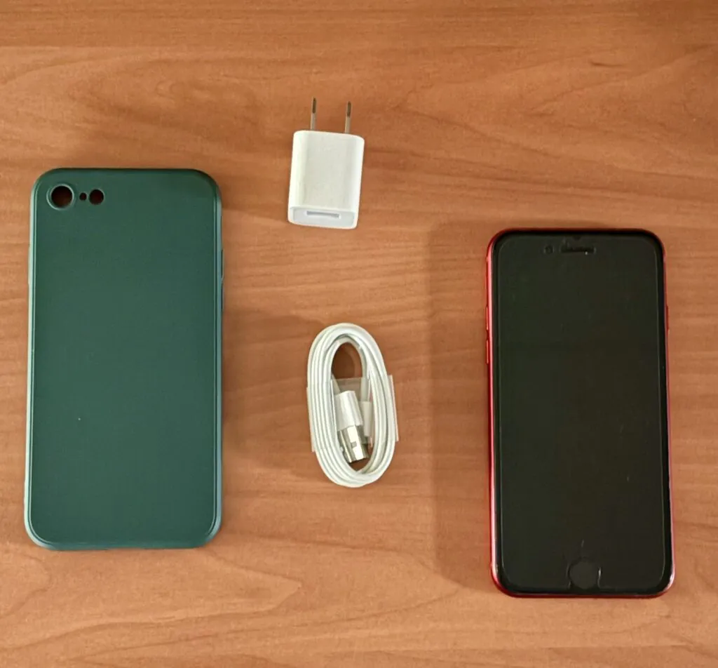 Apple iPhone SE 2020 64gb FACTORY UNLOCKED CDMA + GSM – GOOD Condition.