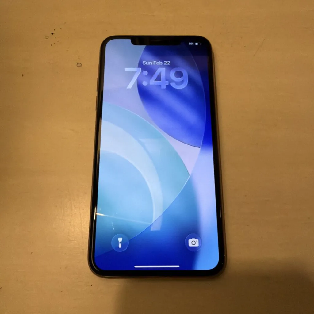 Apple iPhone 11 Pro Max – 64 GB – Gold (Sprint) Network LOCKED