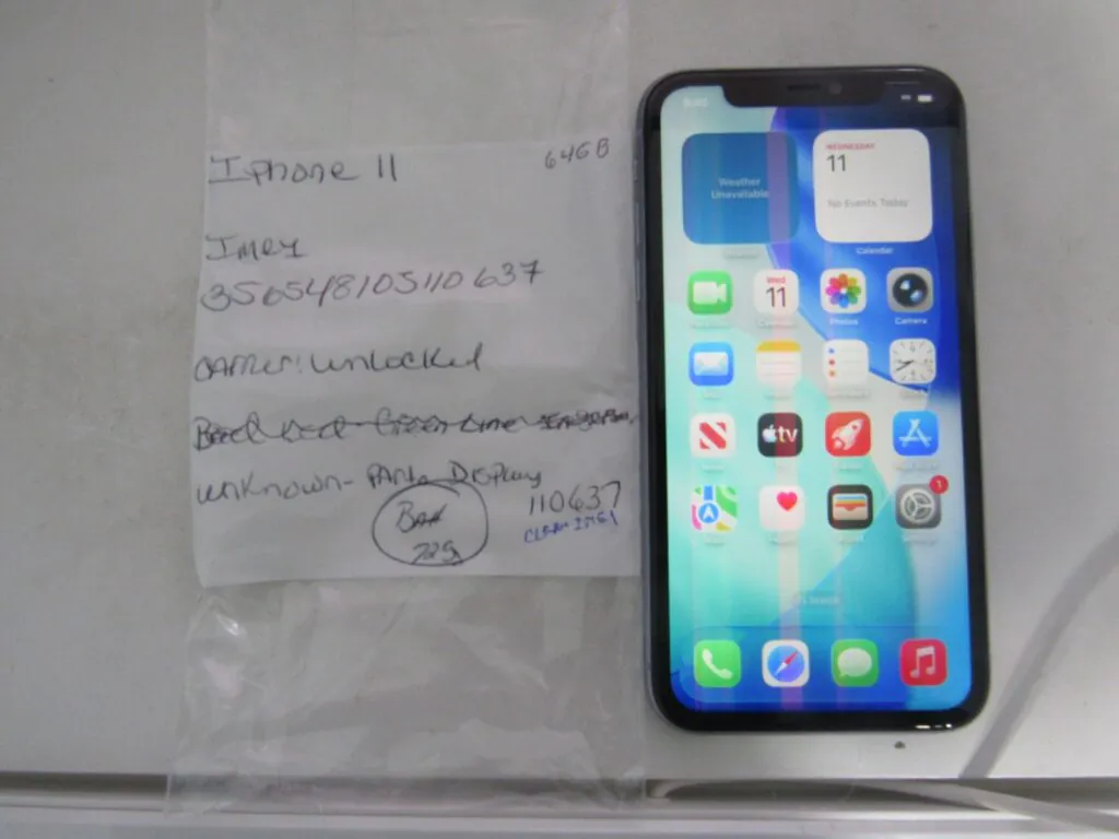 Apple iPhone 11, 64GB, Purple, Unlocked, BAD LCD, Clean IMEI