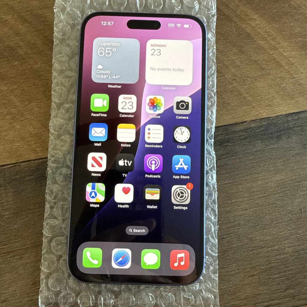 iPhone 16 Plus 256gb Ultramarine (AT&T) CHECK ESN SCRATCHES