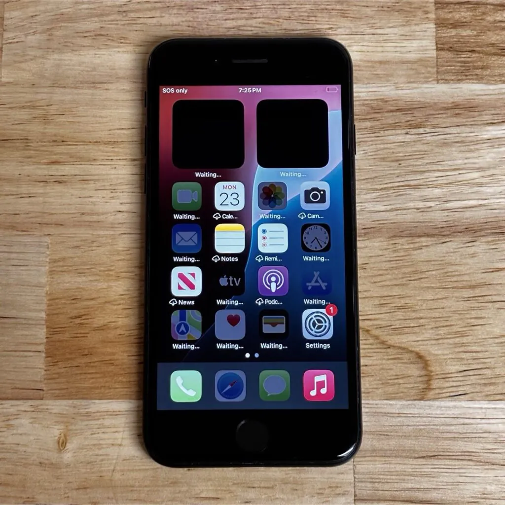 Apple iPhone SE 2020 128GB Black Unlocked Clean ESN