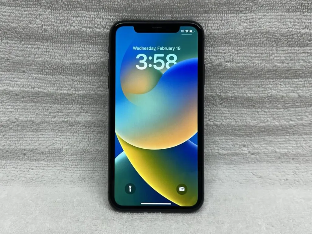 Apple iPhone 11 64GB Black Unlocked ***READ***