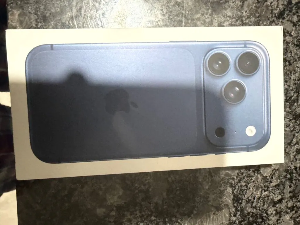 Apple iPhone 17 Pro – 256 GB – Deep Blue (T-Mobile)