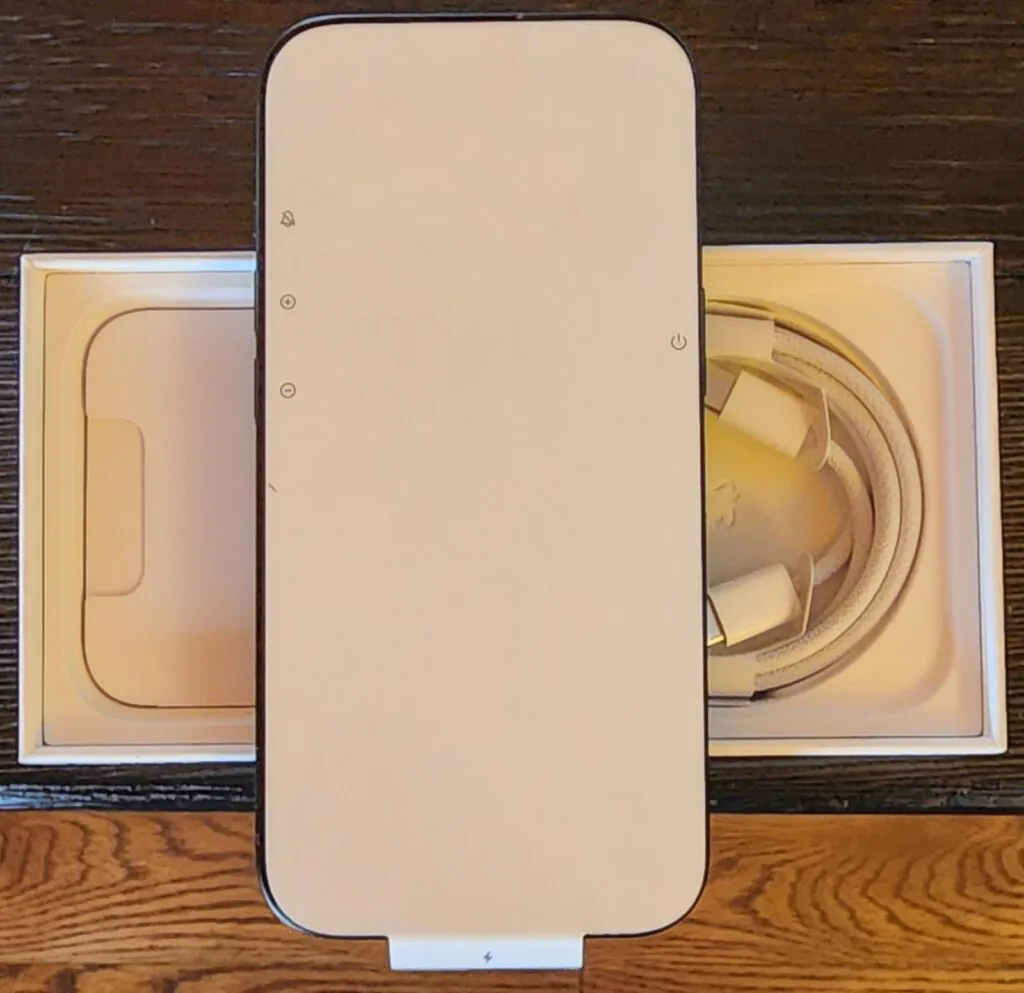 Apple Iphone 15 256GB Black, Unlocked A2846. See Pictures