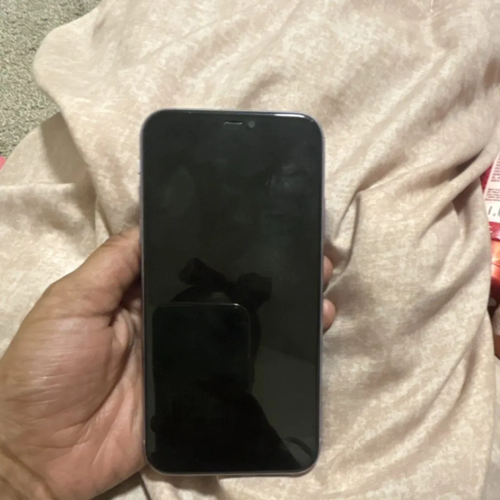 Apple iPhone 11 Purple 6.1″ 12MP iOS Smartphone