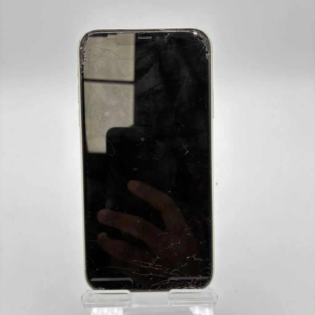 Unlocked Apple iPhone 11 6.1″ 64GB A2111 White **CHECK DESCRIPTION**