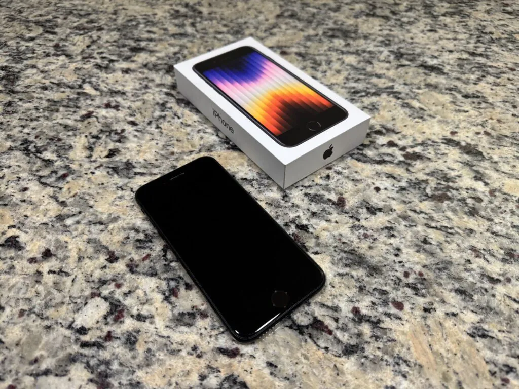 Apple iPhone SE 2022 Black 128GB Unlocked