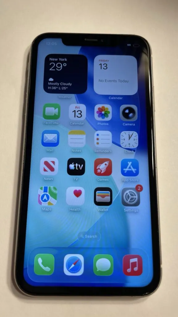 Apple iPhone 11 – 64GB – White – Factory Unlocked – No Face ID