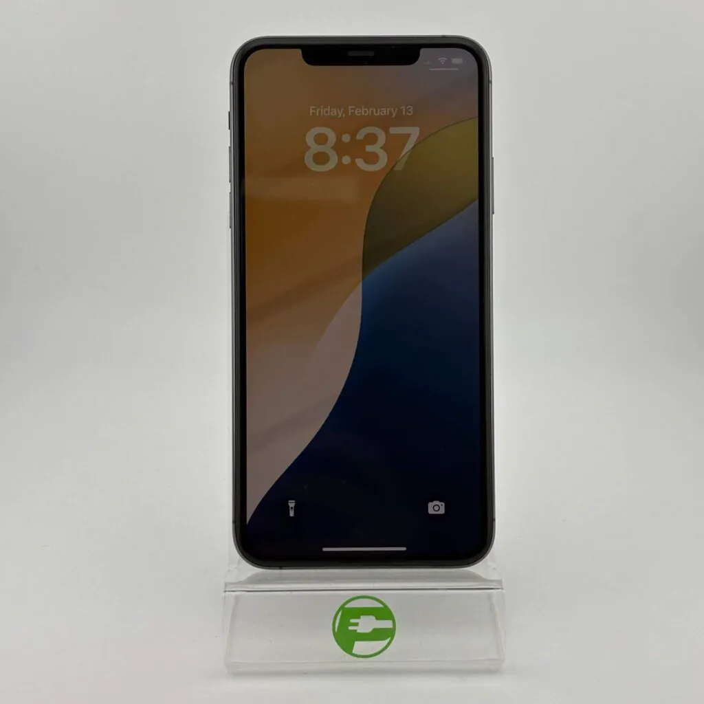 Broken Unlocked Apple iPhone 11 Pro Max 256GB 18.1.1 MWGK2LL/A Read