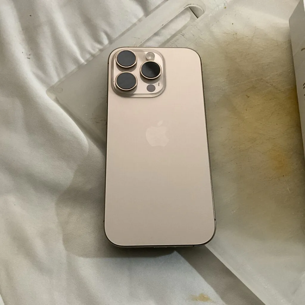 Apple iPhone 16 Pro – 256 GB – Desert Titanium – Unlocked