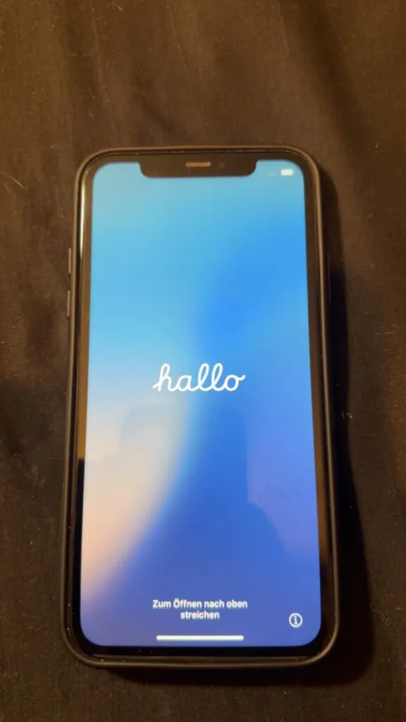 Apple iPhone 11 black 64GB. Straight talk