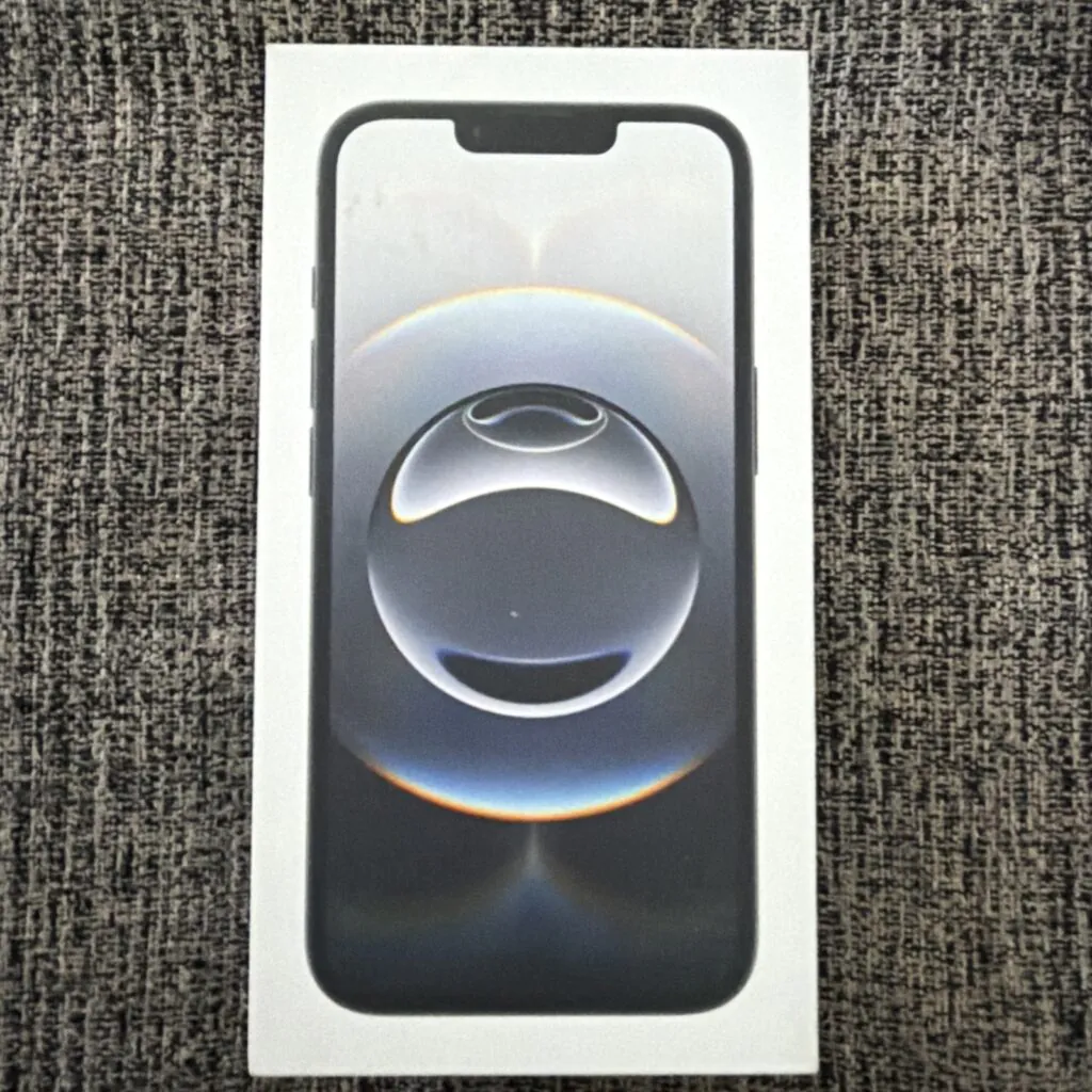 Apple iPhone 16e 128gb (Total By Verizon) Brand New